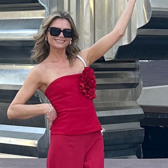 Super fun, Strapless top, 3D floral detail - Picture 3 of 7